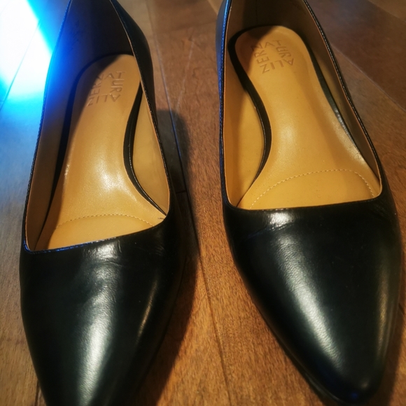 Size 8 Kitten Heels - Picture 4 of 4